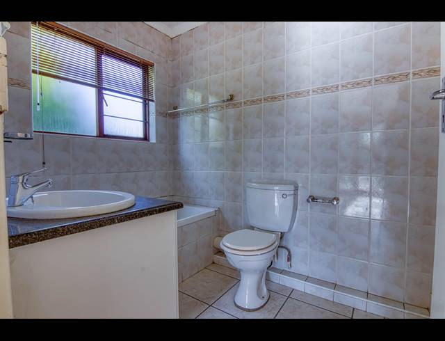 3 BEDROOM CLUSTER TO LET IN CRAIGAVON